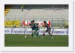 DSC_7243 avellino lecce 0-2 * Foto:Franco D'Addona                allo stadio partenio di avellino il lecce vince per 2-0 al 37 valdes su rigore al 39 st munari arbitro ayroldi di molfetta ass.conca e forconi -iv- de benedictis * 746 x 500 * (116KB)